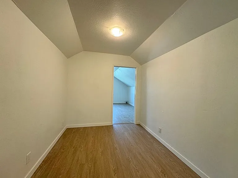 130-142 S Underhill Dr — Photo 8