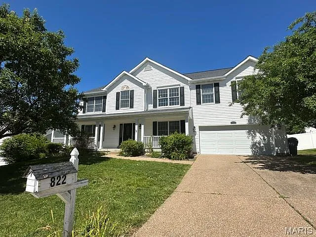 822 Emerald Place Dr — Photo 2
