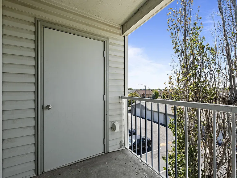 Heron Creek Apartments — Photo 15