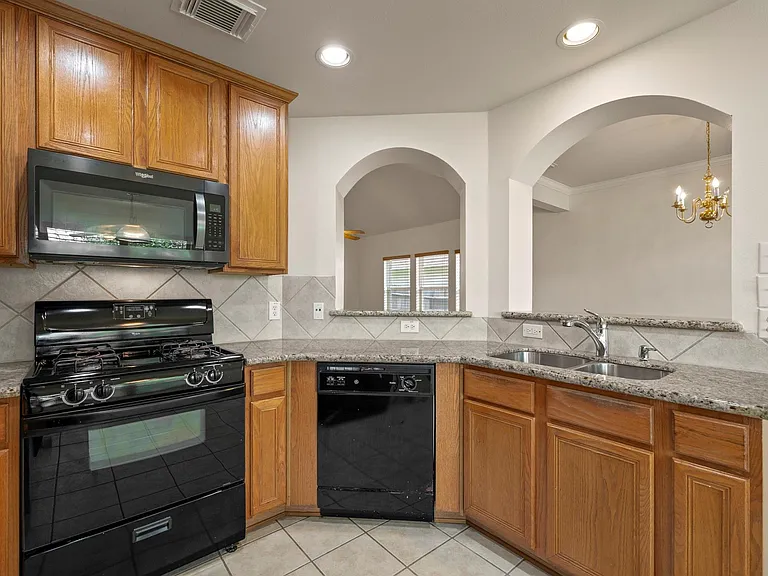 12202 Mardi Gras Dr — Photo 10