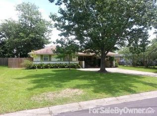 2106 Woodmont St, Pascagoula, MS 39567