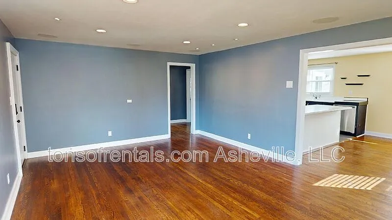 2 bed, 1.0 bath, 1184 sqft, $1,850 — Photo 3