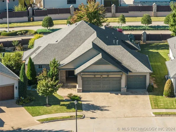 906 W 84th Pl, Tulsa, OK 74132