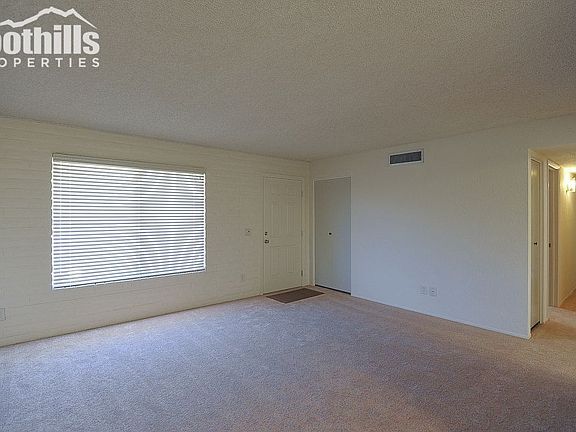 3rd image of 843 W Placita Mesa Fria