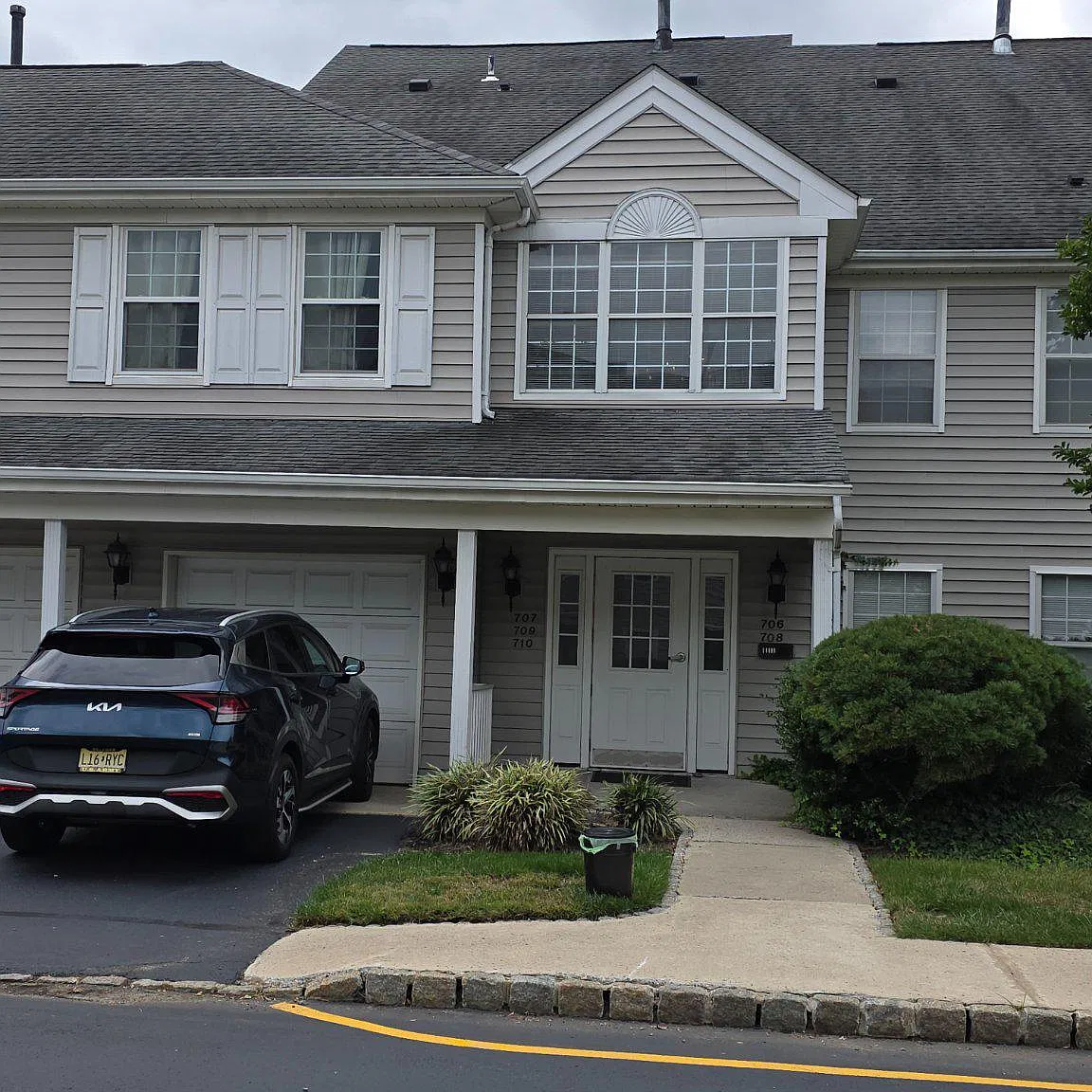 2 bed, 2.0 bath, 1275 sqft, $2,450 — Photo 1