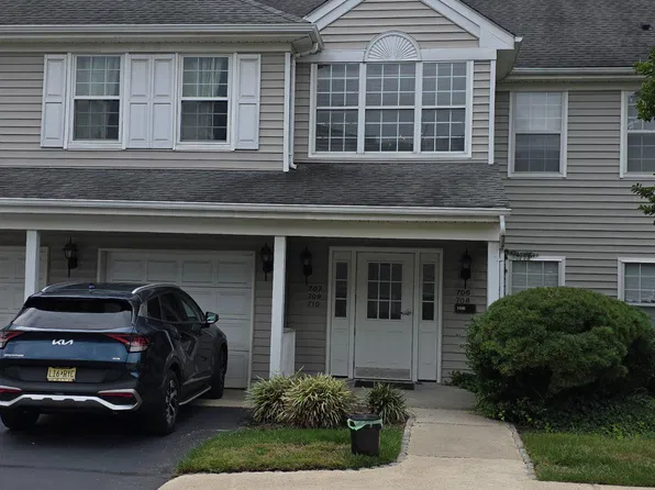 706 Eagles Chase Dr, Lawrence Township, NJ 08648