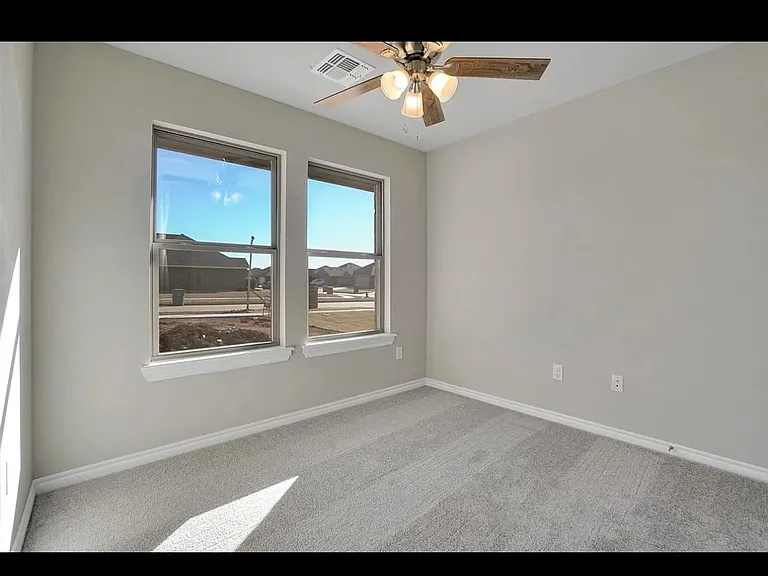 2043 SW 45th St — Photo 4