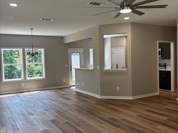 5th image of 15 Oriole Cir