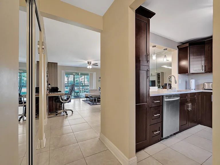 401 SE 3rd St #107 — Photo 25