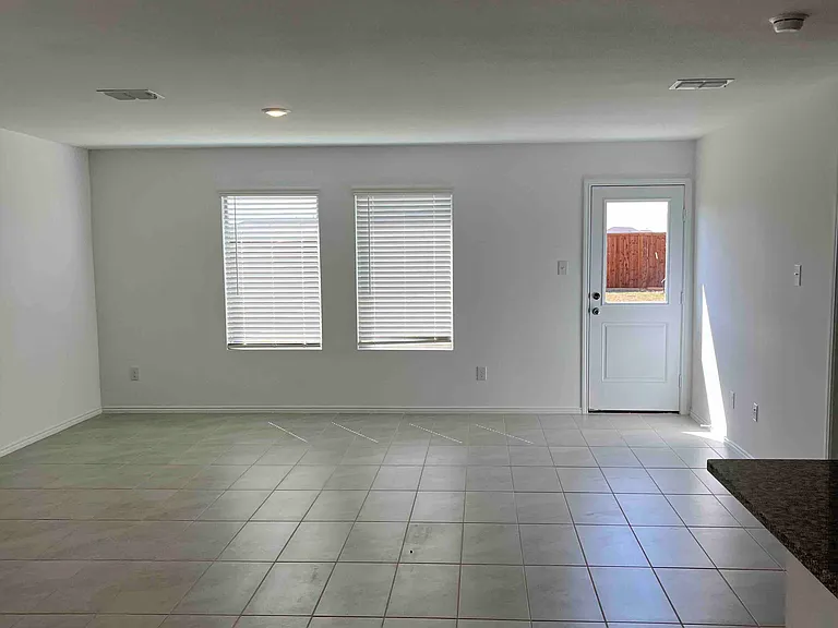 2828 Eppright Dr — Photo 5