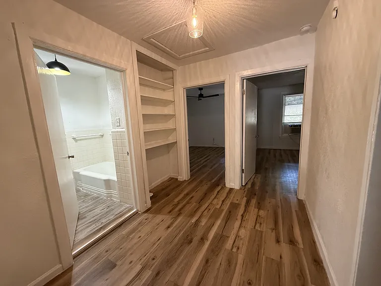 710 F St NW — Photo 15