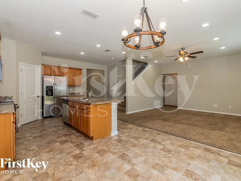 8058 Brothers Walk Ln — Photo 3