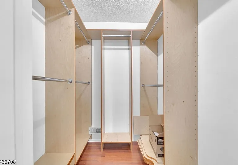 93 Caitlin Ct — Photo 13