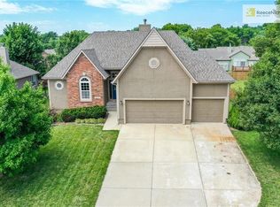 20886 Poplar Ct, Spring Hill, KS 66083