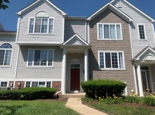 2235 Dawson Ln, Algonquin, IL 60102