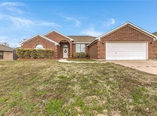 1028 Brown Crest Rd, Burleson, TX 76028