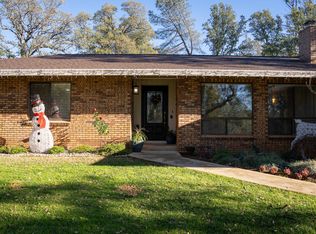 15976 Frontiersman Dr, Redding, CA 96001