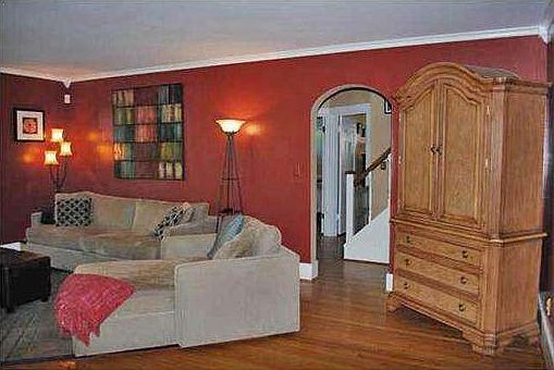 2nd image of 118 Tuxedo Cir