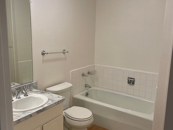 4th image of 1212 Mariner Way APT 3