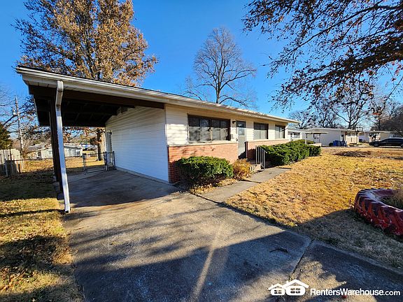 2nd image of 875 Manresa Ln