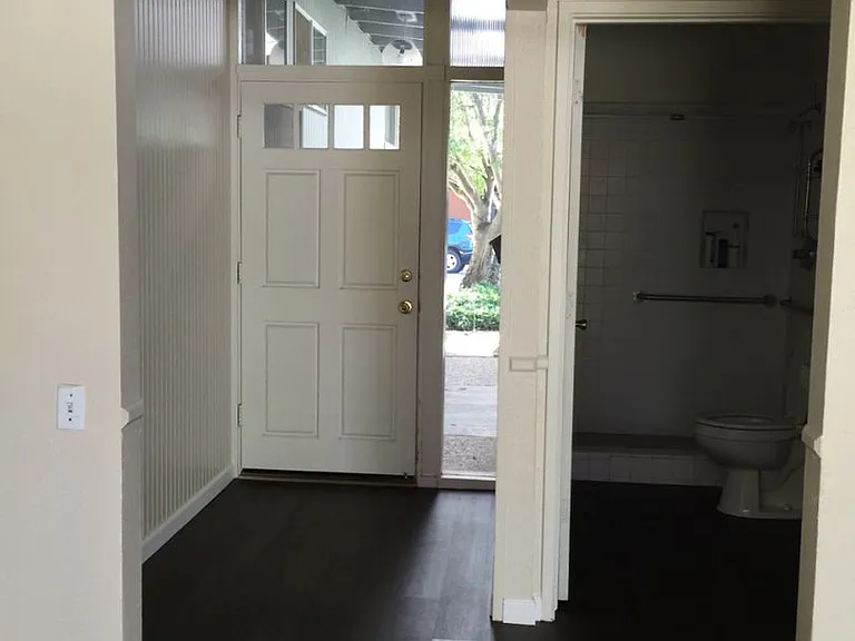 1333 Notre Dame Dr — Photo 3