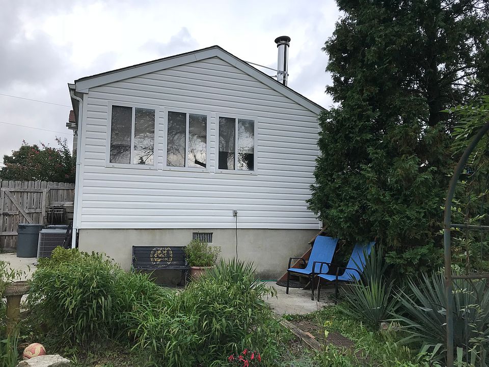 2nd image of 502 Dorchester Rd