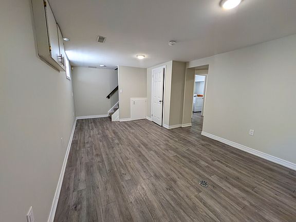 4th image of 38 Chalmers St