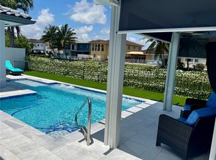 15551 SW 14th St, Miami, FL 33194