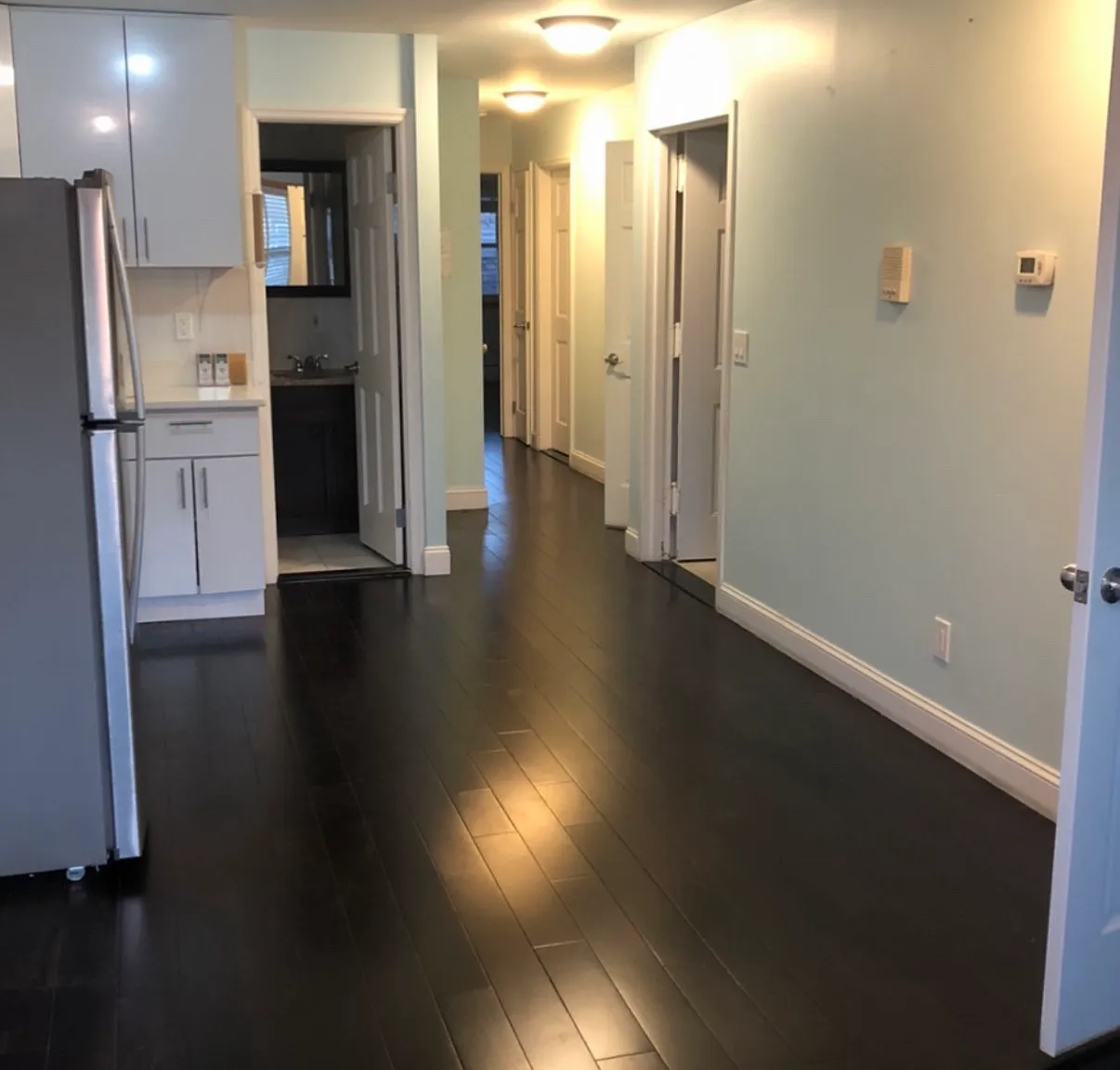 3 bed, 1000 sqft, $3,000 — Photo 3