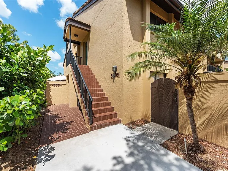 5656 Ashton Lake Dr #5656 — Photo 1