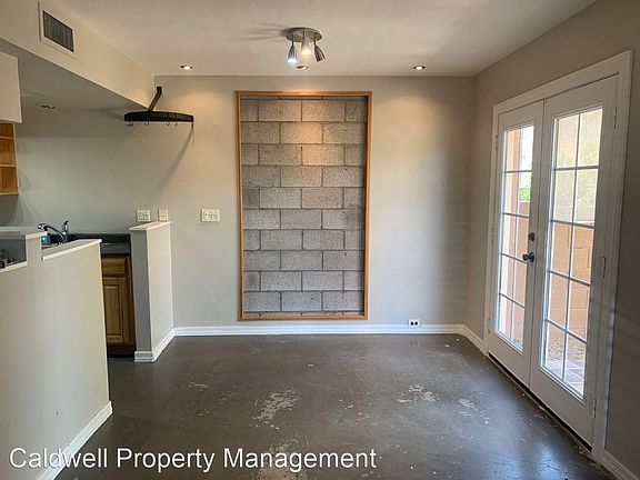 4th image of 10432 N 10th St Unit 2