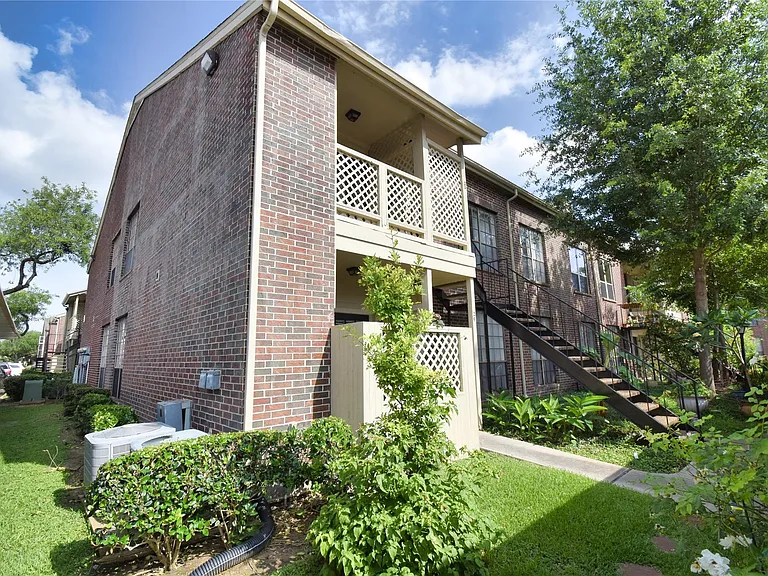 8055 Cambridge St #29 — Photo 2