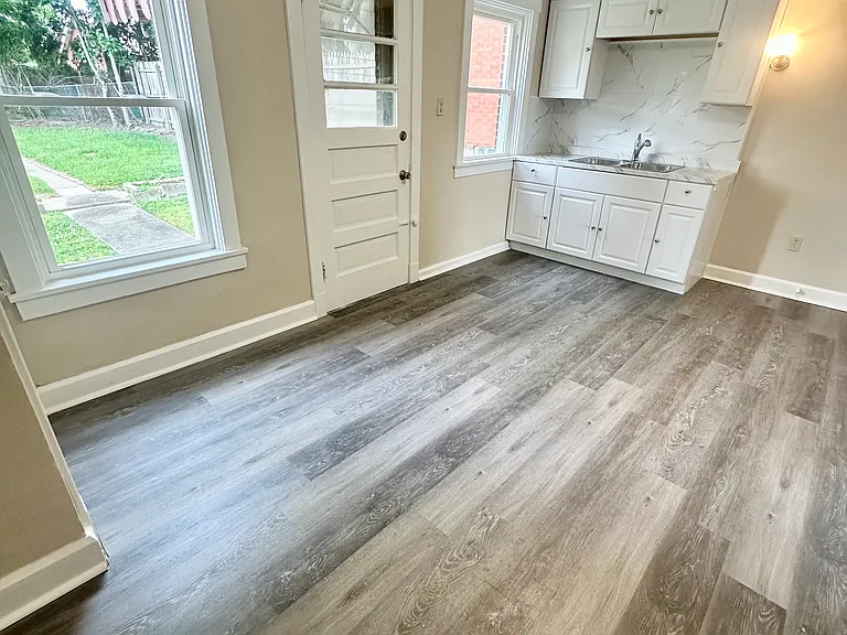 7321 Somerset St — Photo 3