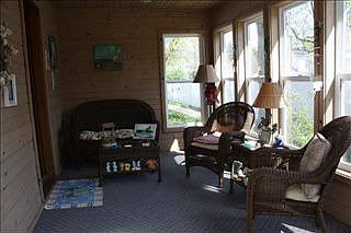 4th image of 608 N Cherry St