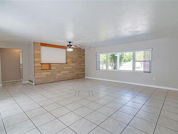 3rd image of 2217 Cypress Gardens Blvd SE