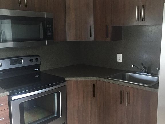 2nd image of 761 Killarney Dr