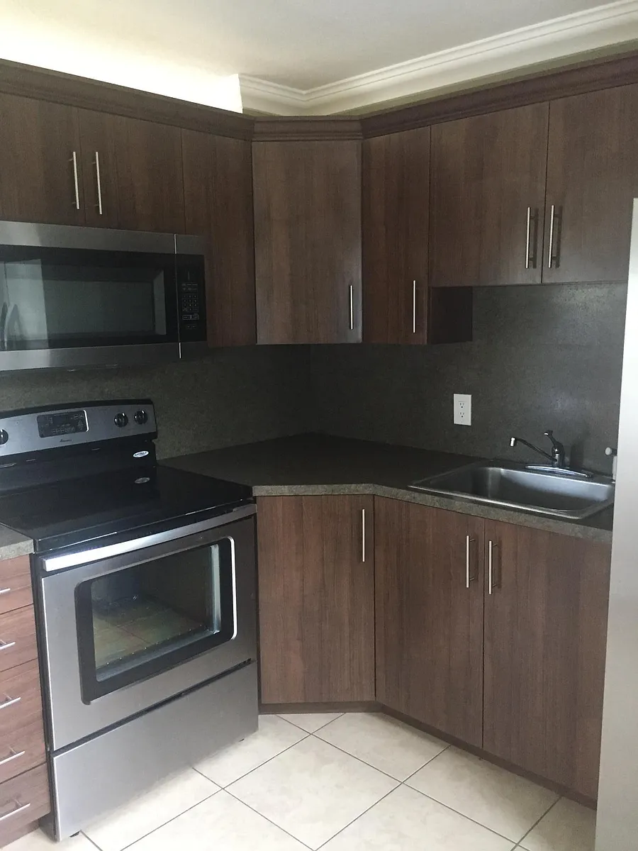 Building Photo - 761 Killarney Dr
