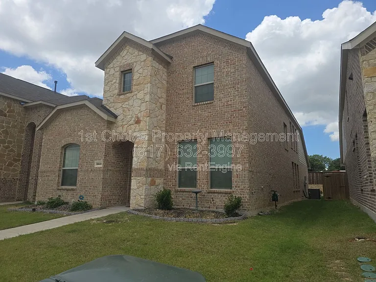 10021 Elkhorn Dr — Photo 3