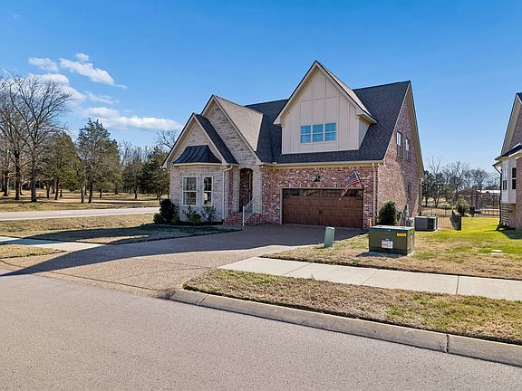 2nd image of 301 Timber Ln