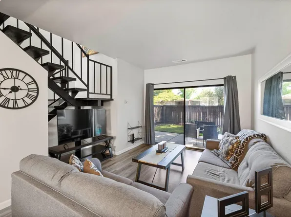 5107 Griffin Oaks Ln, Sacramento, CA 95841