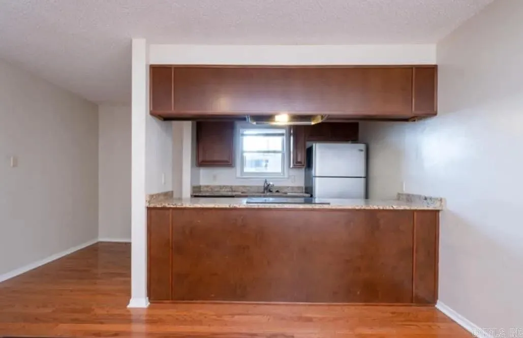 1 Coolwood Drive, Unit 5 — Photo 2
