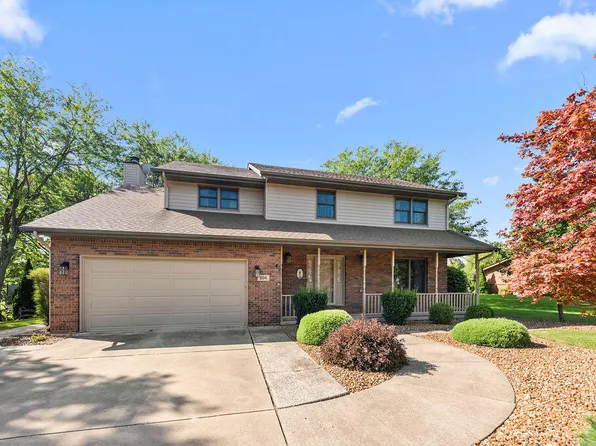 504 Andover Dr, Valparaiso, IN 46383