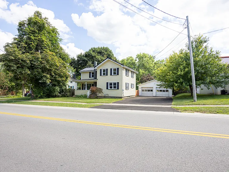52 East Ave — Photo 3
