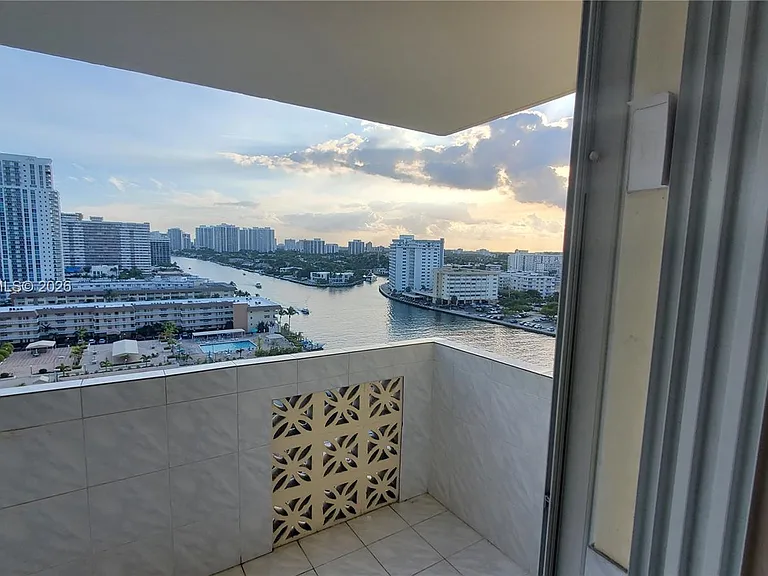 1833 S Ocean Dr #1506 — Photo 17