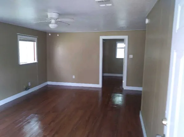 5406 Lake Dr, Bryan, TX 77807