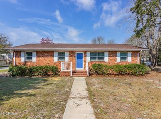 301 NE 46th St, Oak Island, NC 28465