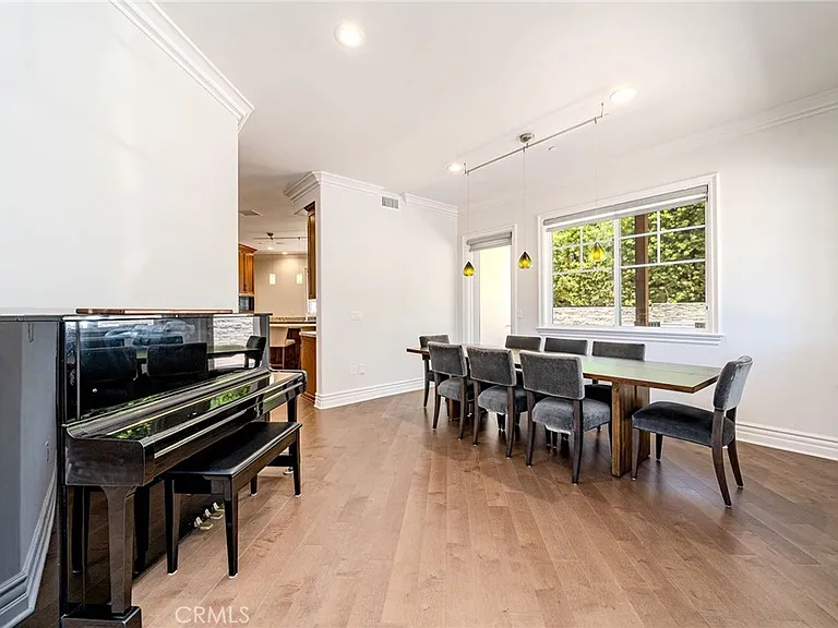 1217 Olive La Canada — Photo 10