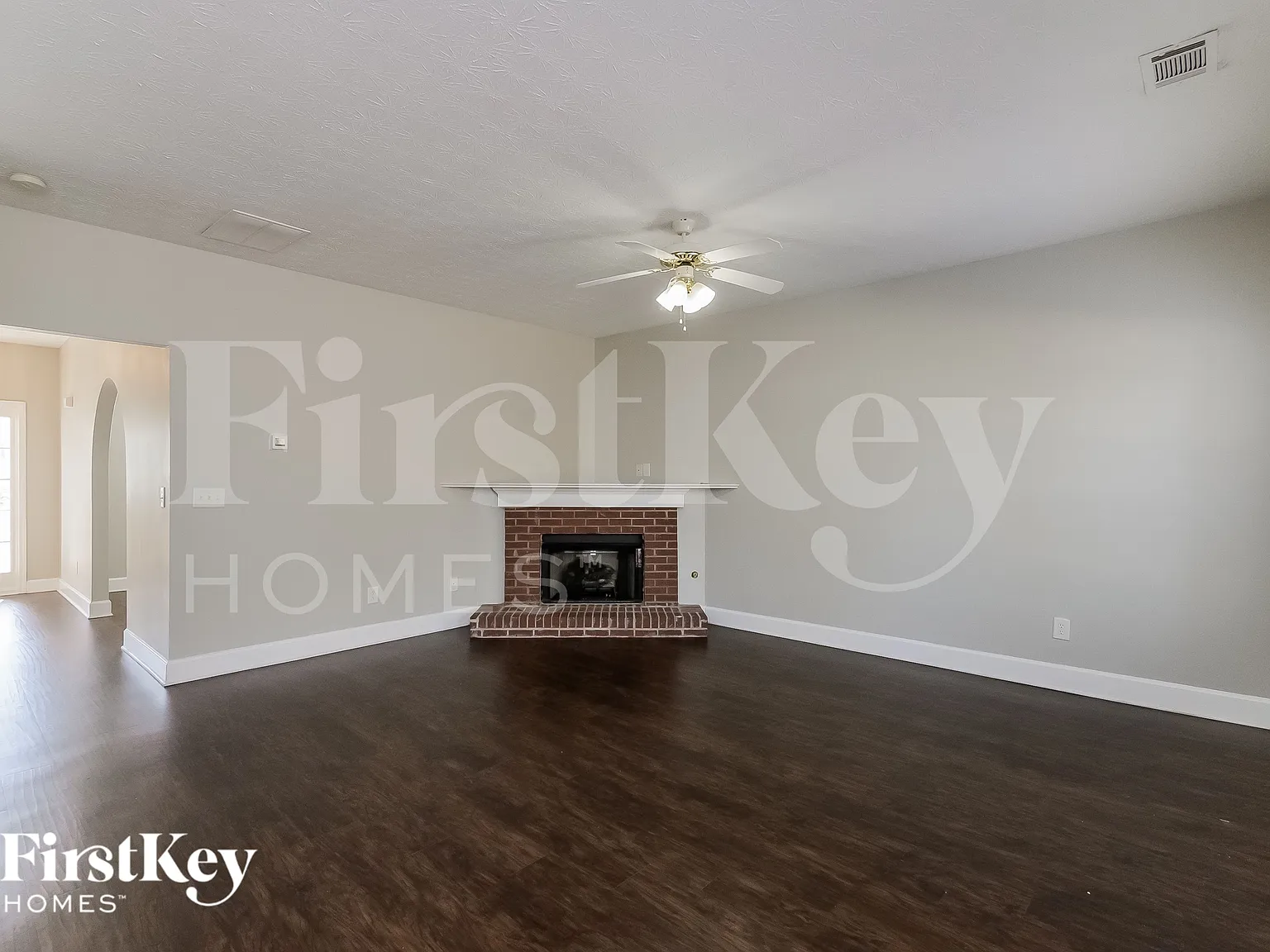 4 bed, 2.5 bath, 2516 sqft, $2,595 — Photo 4