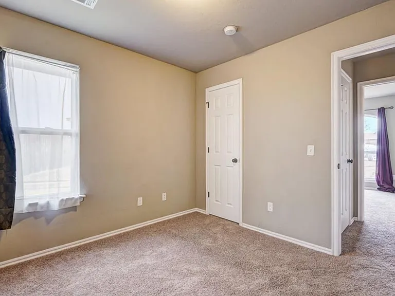 655 SW 37th St — Photo 12