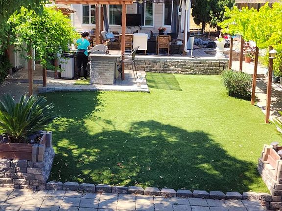 Shared backyard (w/ primary owners in-law unit)